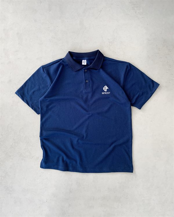 Camisa polo piquet bordada, produzida pela Ponto Certo Brindes.
