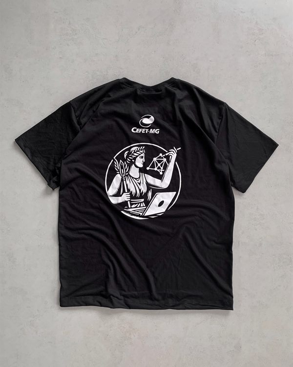 Camisa na malha PV personalizada em silk, produzida pela Ponto Certo Brindes.